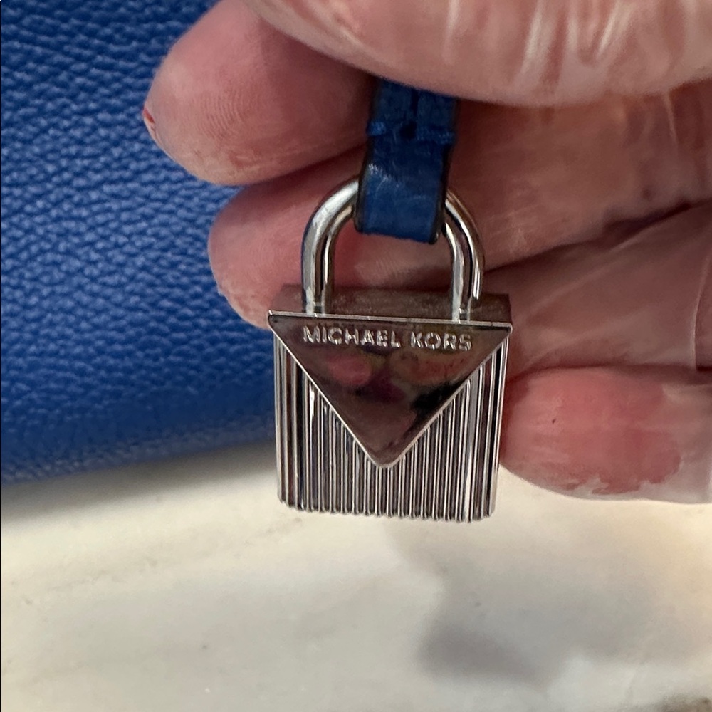 NWOT Michael Kors Royal Blue Crossbody Bag with Silver Padlock - Picture 3 of 8